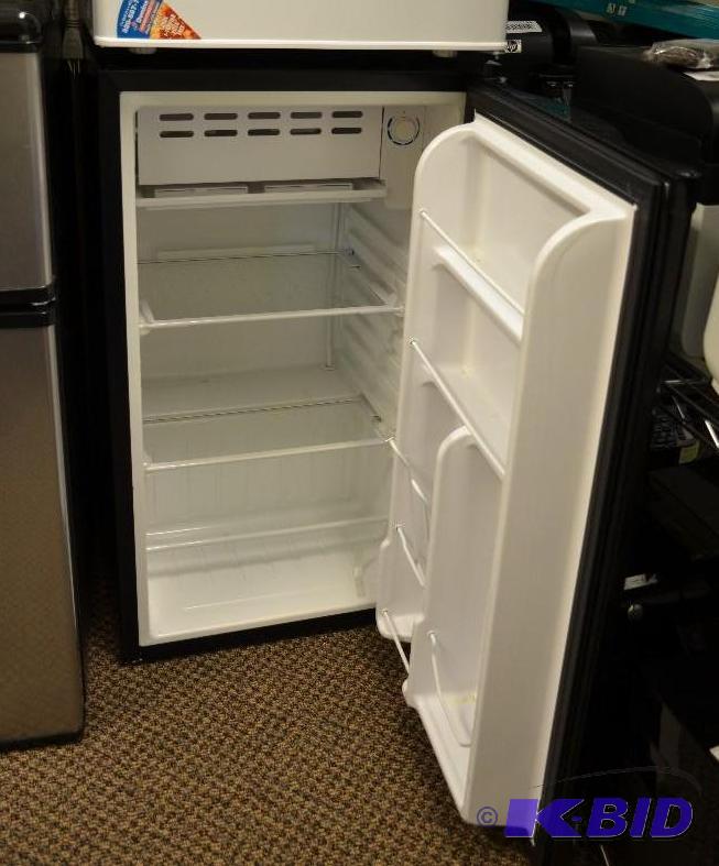 lot 17 image: Professional series fridge...