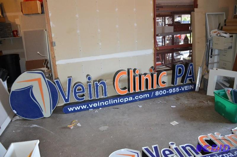 lot 184 image: Lighted neon sign. 55&quotx103"....