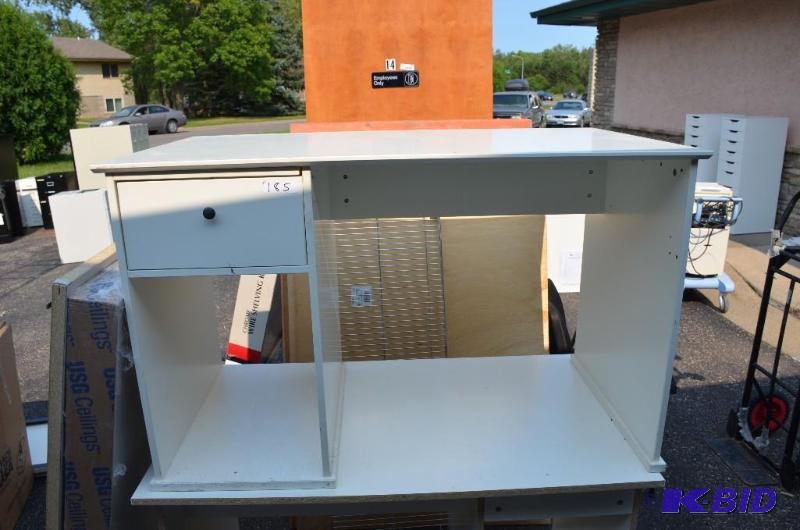 lot 185 image: 1 drawer white desk. 24&quotx30&quotx46...