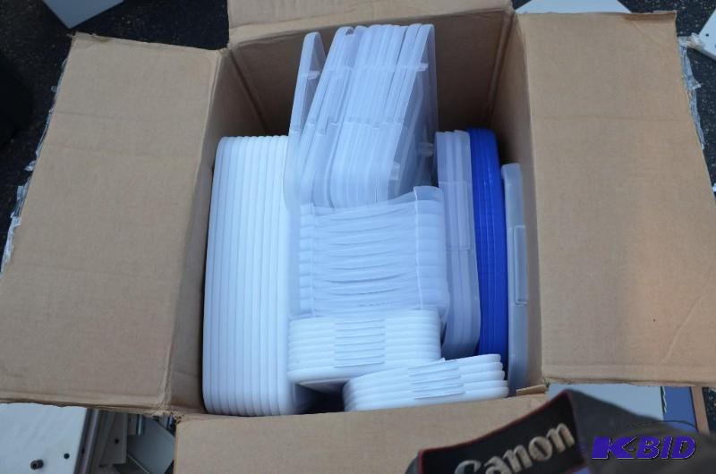 lot 194 image: Lot of plastic lids(14&quotx8") (14&qu...