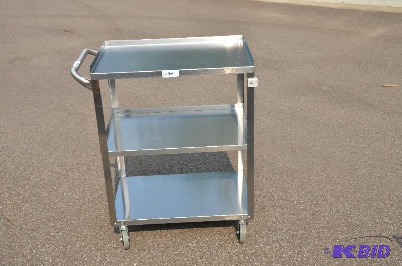 lot 205 image: Metal medical equipment cart. 16&quotx28&quo...