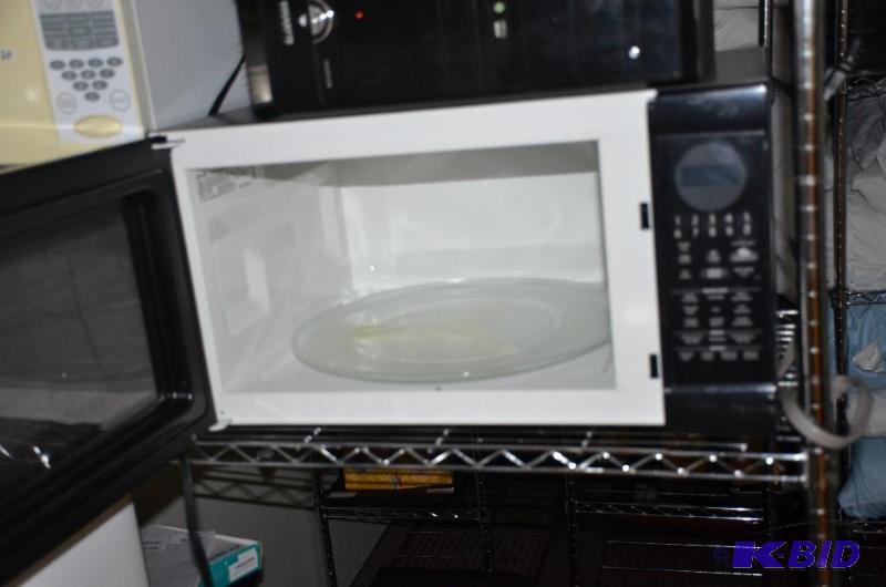 lot 22 image: Sharp Carousel Household Microwave oven, Mode...
