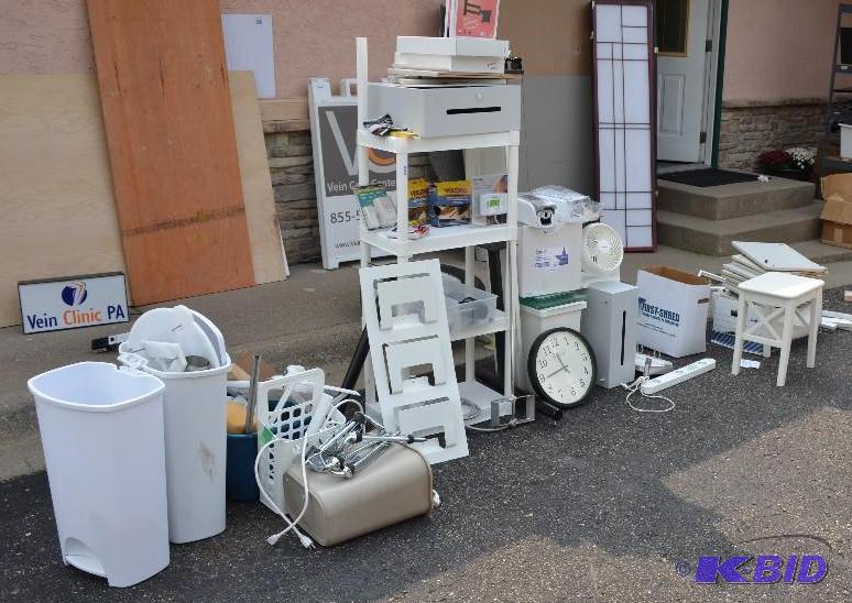 lot 262 image: Laeger group of new and used items Brand new...