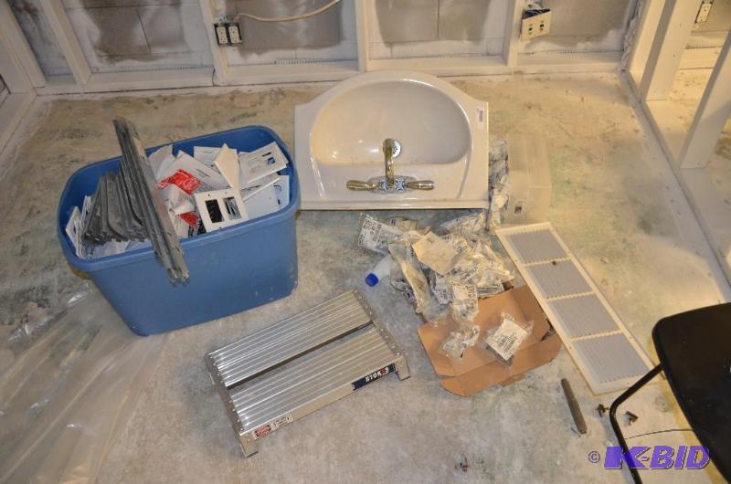 lot 269 image: White porcelain Sink with faucet 24x17...