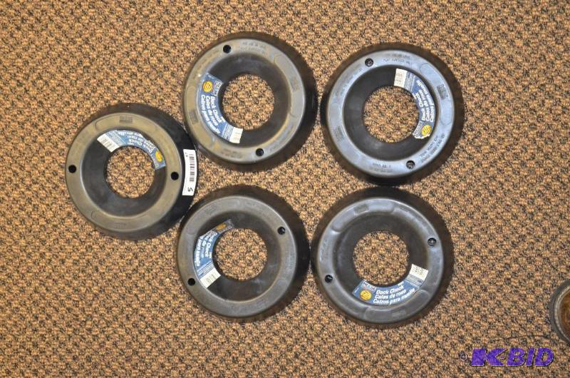 lot 47 image: 5 Reese TowPower Dock Chock. Fits most traile...