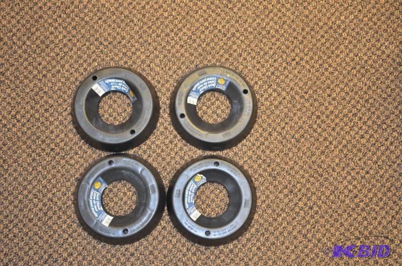 lot 48 image: 4 Reese TowPower Dock Chock. Fits most traile...