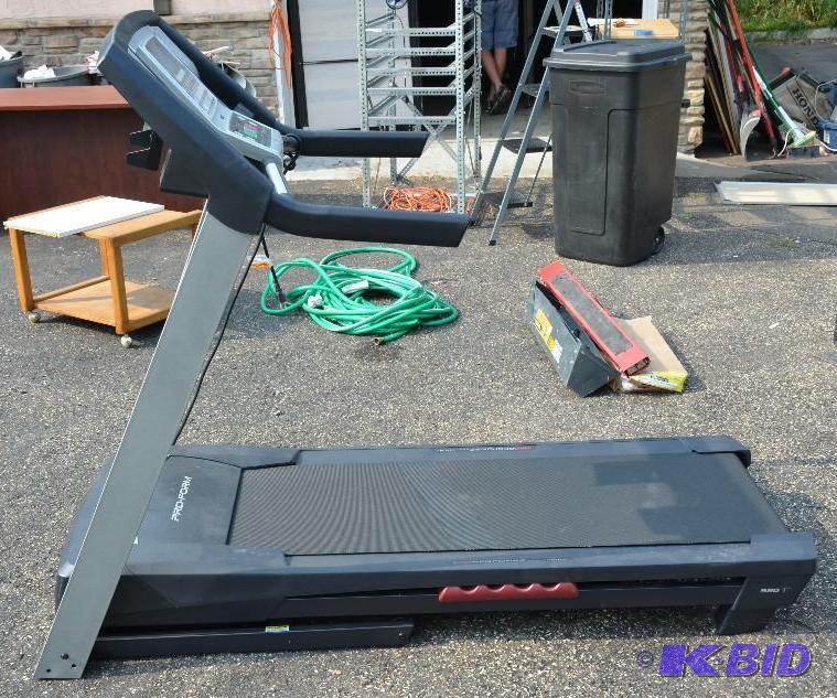 lot 5 image: Pro&nbspForm 590T&nbspTreadmill with Pr...