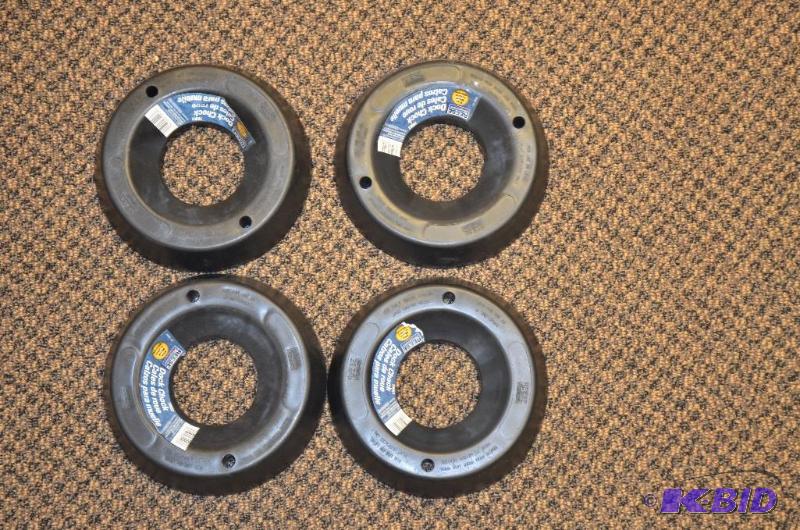 lot 50 image: 4 Reese TowPower Dock Chock. Fits most traile...
