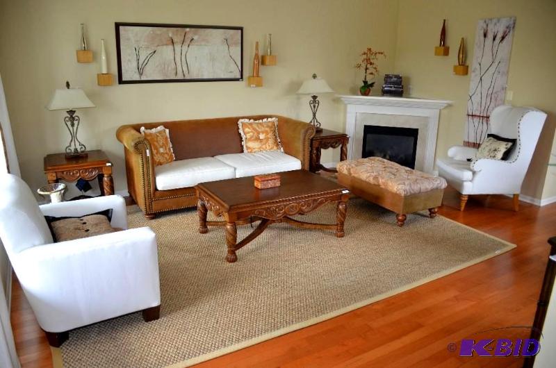 Large woven rug- 9 5&quot x 13 This lot fo...