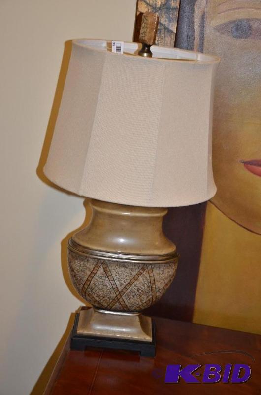 Nice looking modern art lamp. 31 inches tall....