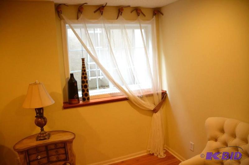 4 sets of window curtains -Window curtain wit...