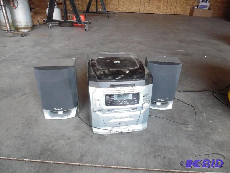 stereo and speakers