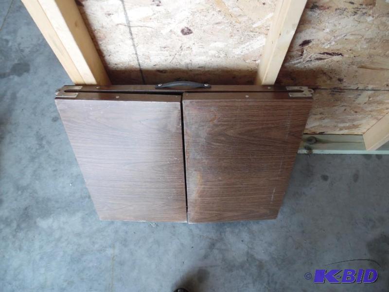 folding table