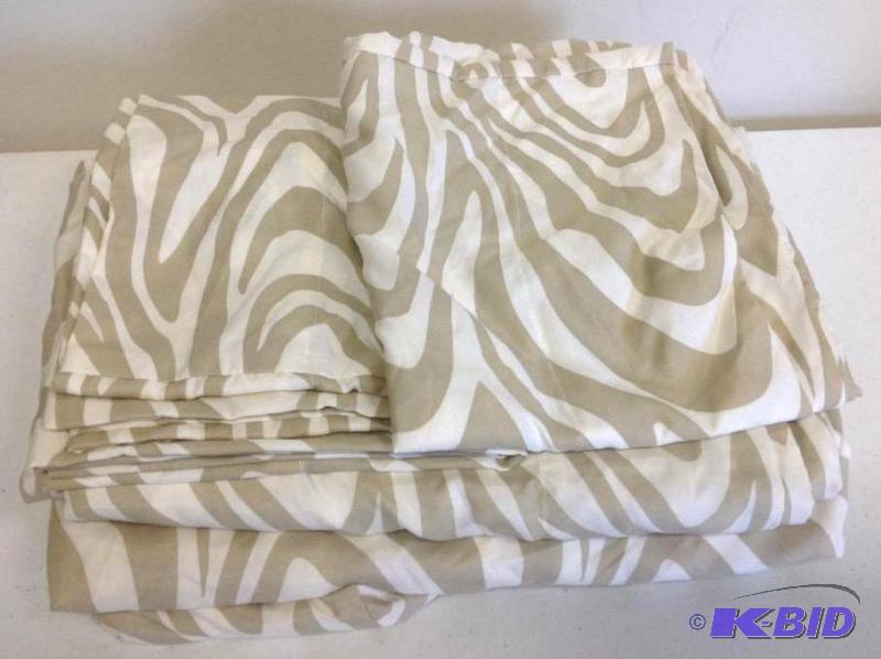 lot 23 image: JC Penny Home Full Sheet Set Tan Zebra