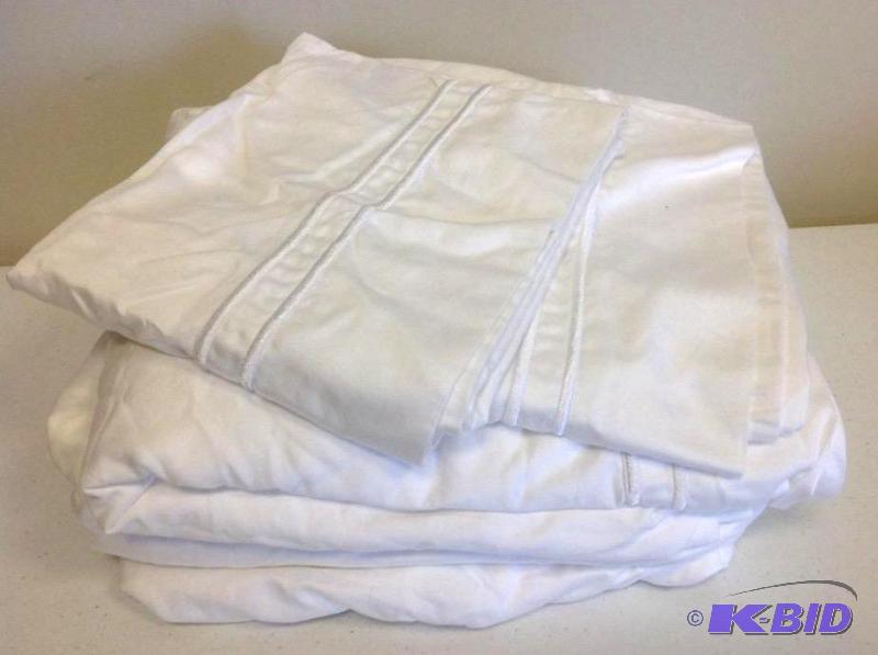 lot 29 image: JC Penny Studio Full Sheet Set White