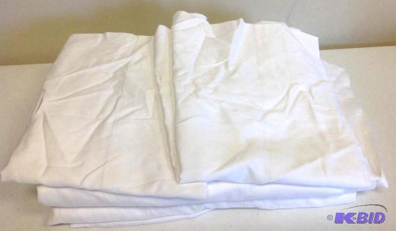 lot 30 image: Liz Claiborne Full Sheet Set White