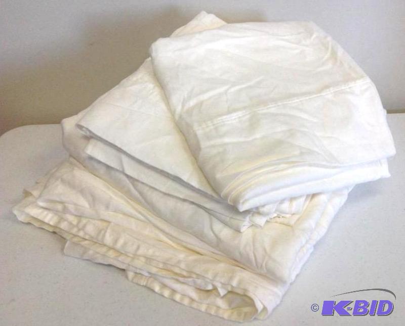 lot 6 image: JC Penny King Sheet Set Ivory