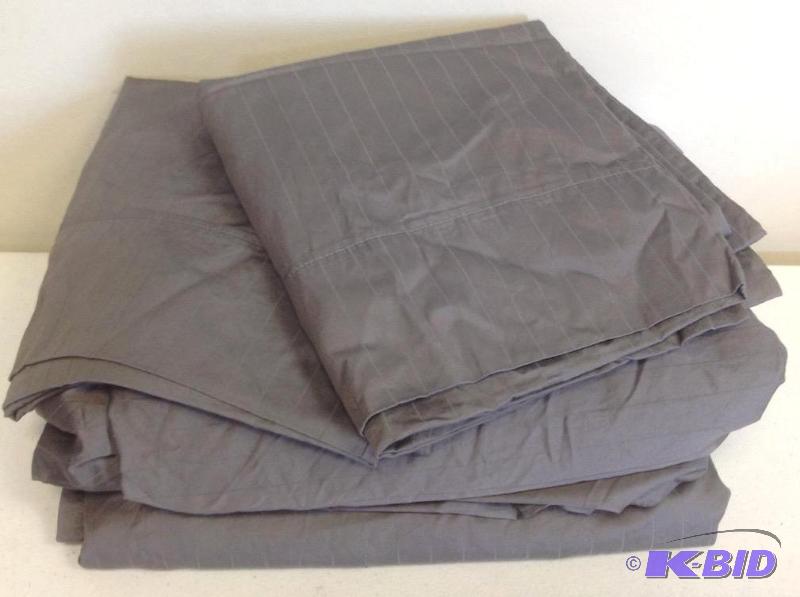 lot 9 image: Royal Velvet King Sheet Set Dark Grey