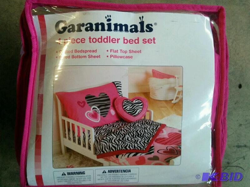 Garanimals 4 Piece Toddler Bed Set