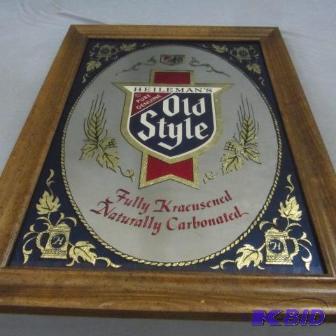 lot 113 image: Vintage Old Style Mirror