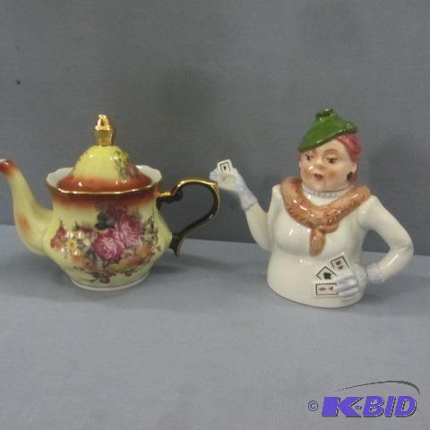 lot 136 image: Dept 56, England Teapots