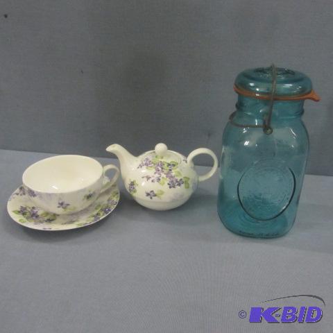 lot 138 image: Vintage Blue Canning Jar