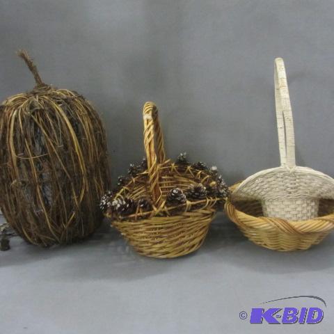 lot 147 image: Wicker Baskets