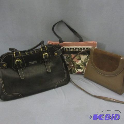 lot 173 image: Vittorio Purse