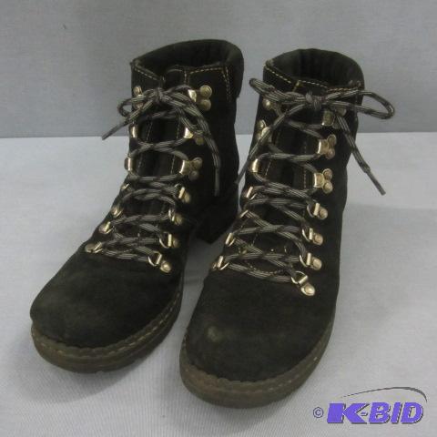 lot 174 image: Suede Hiking Boots