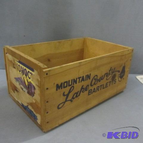 lot 204 image: Wooden Pear Fruit Crate