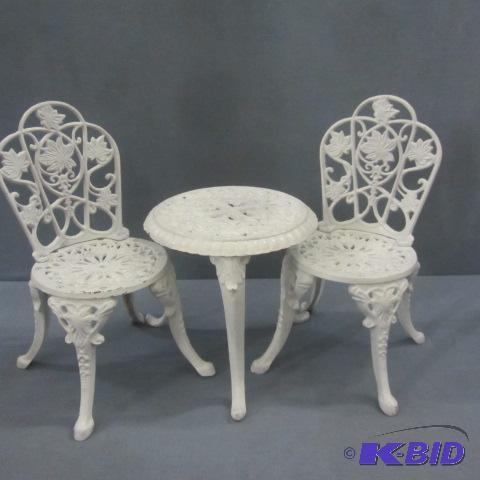 lot 213 image: Cast Iron Doll Bistro Set