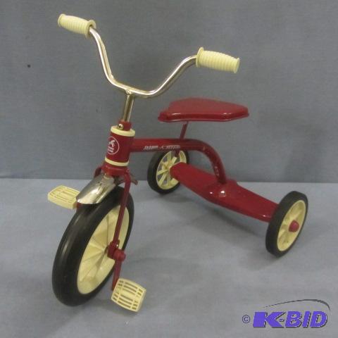 lot 215 image: Radio Flyer Tricycle