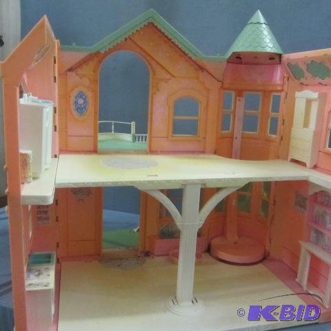 lot 230 image: Barbie Victorian Dream House
