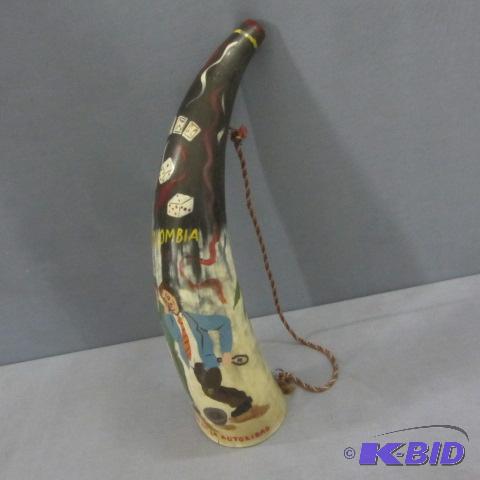 lot 49 image: Bogota Columbia Powder Horn