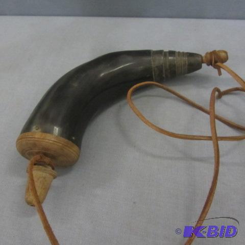 lot 50 image: Bull Buffalo Powder Horn