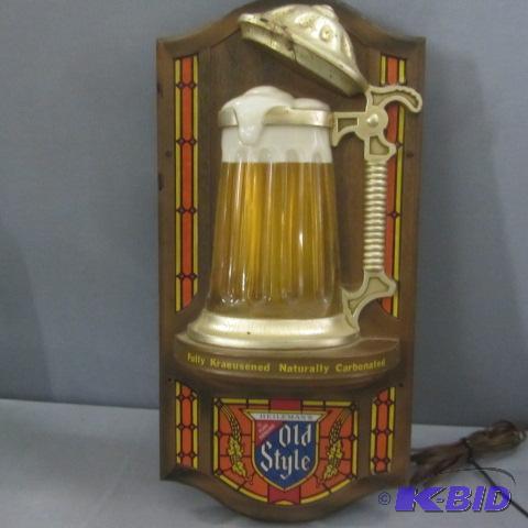 lot 53 image: Old Style Beer Light