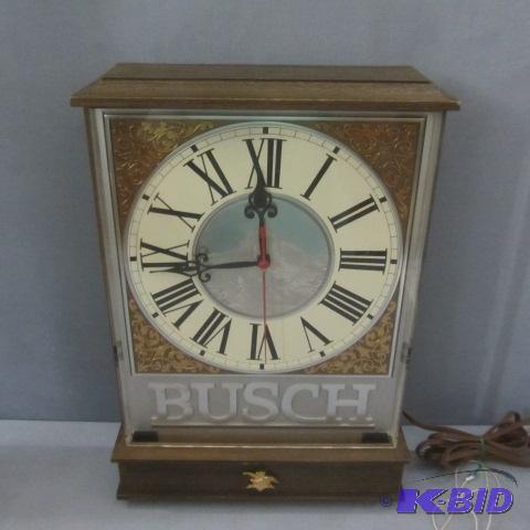 lot 55 image: Busch Beer Clock, Light