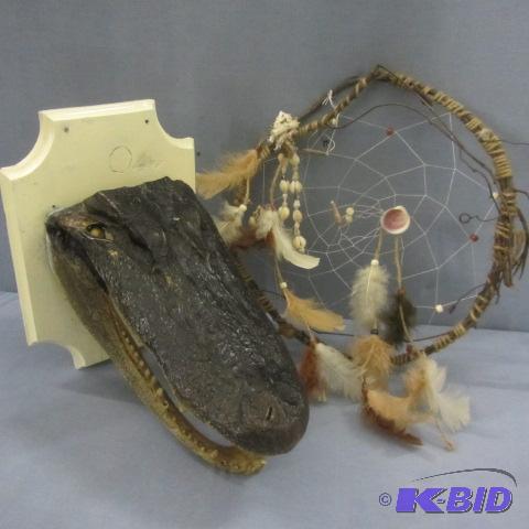 lot 73 image: LA Mounted Alligator Head