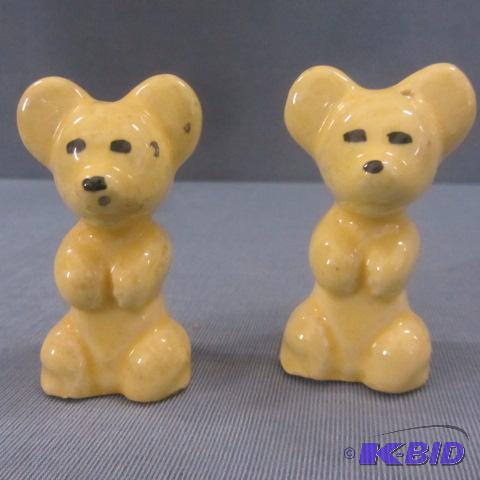 lot 97 image: Salt & Pepper Mice Set