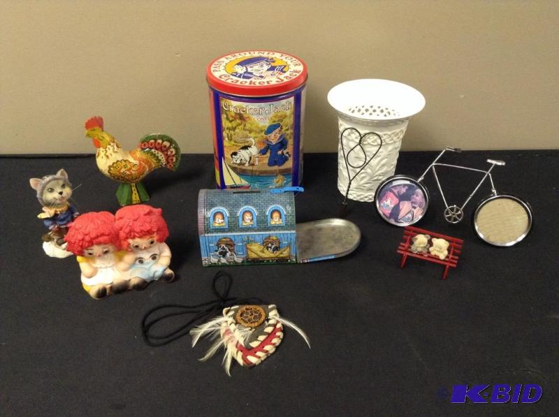 lot 14 image: Assortment Decorative Collectibles