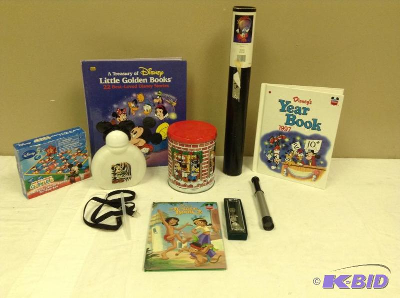 lot 15 image: Collection Disney Toys and Collectibles