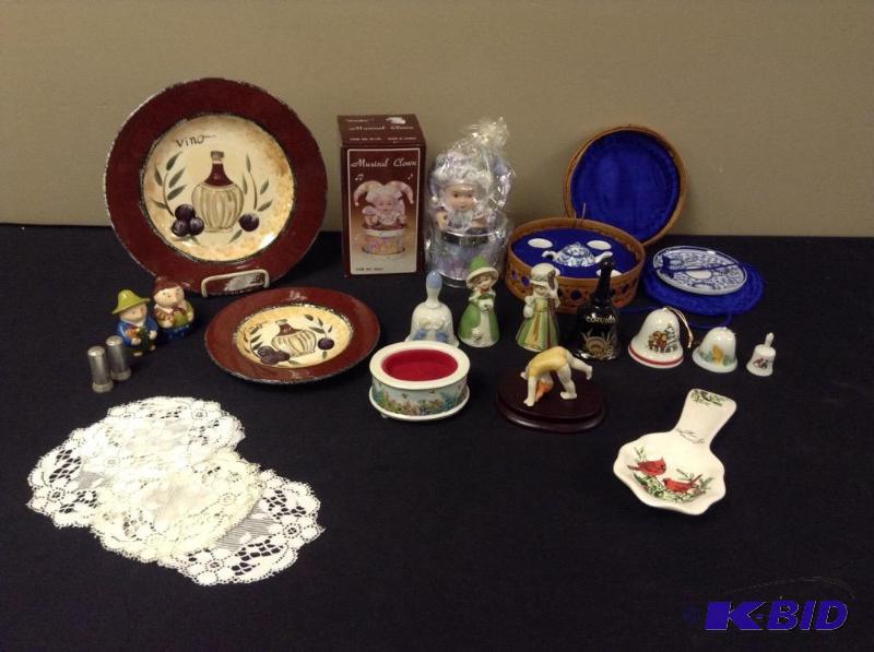 lot 16 image: Assortment Decorative Collectible