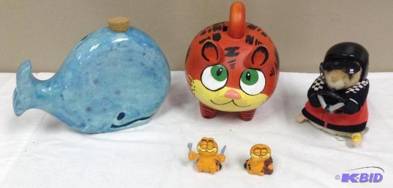 lot 27 image: Garfield Toys & More