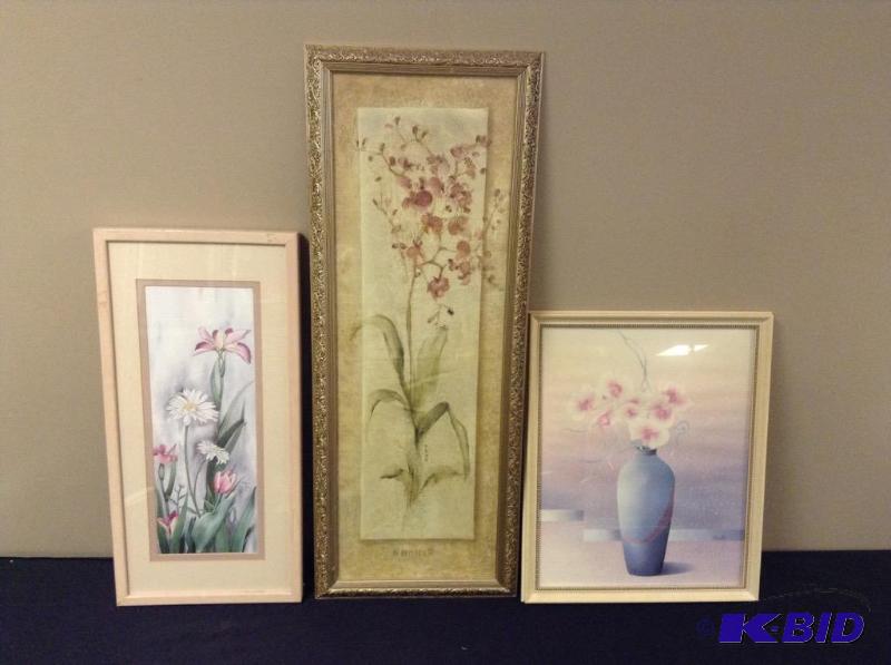 lot 52 image: 3 Framed Floral Prints - Foret