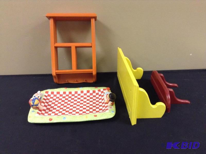 lot 76 image: Lot of Home Decor Shelves