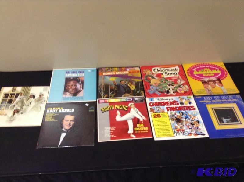 lot 81 image: Lot of 33 RPM Records