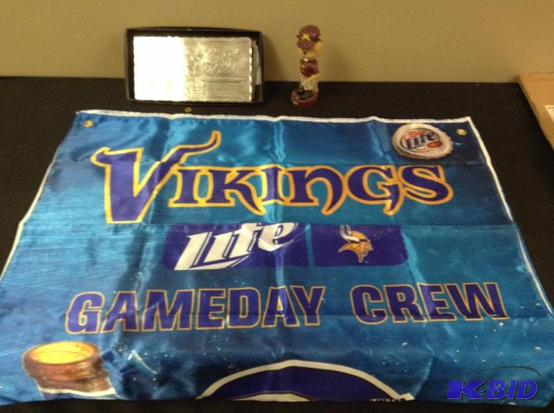 lot 82 image: MN Viking & Gopher Collectibles