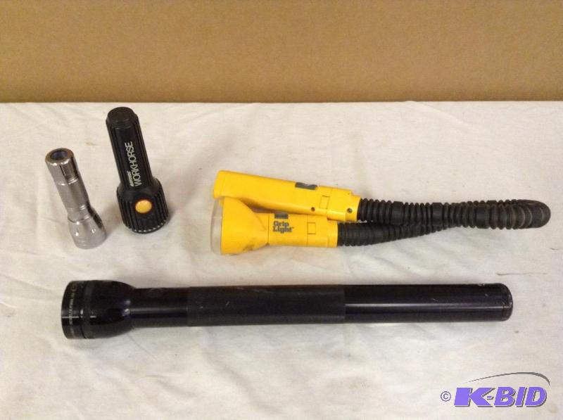 lot 122 image: Assortment Flashlights
