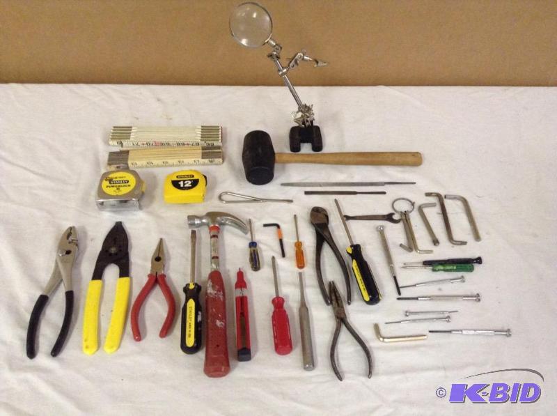 lot 123 image: Assortment Hand Toos