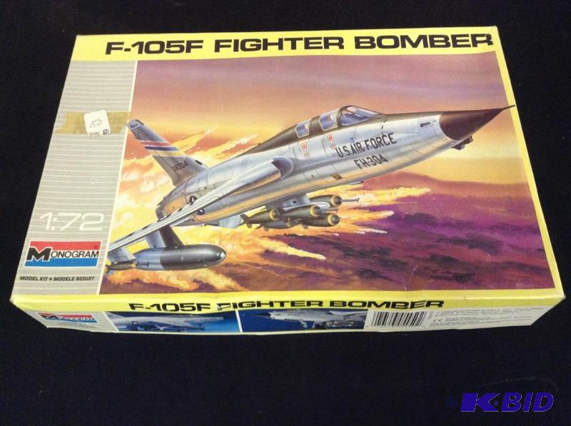 lot 23 image: Monogram F-105F Fighter Bomber Model Kit 172 Scale